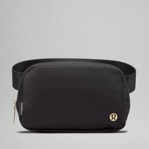 Lululemon Everywhere Beltbag Black and Gold 1L